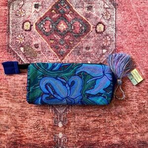 ARTESANO clutch.